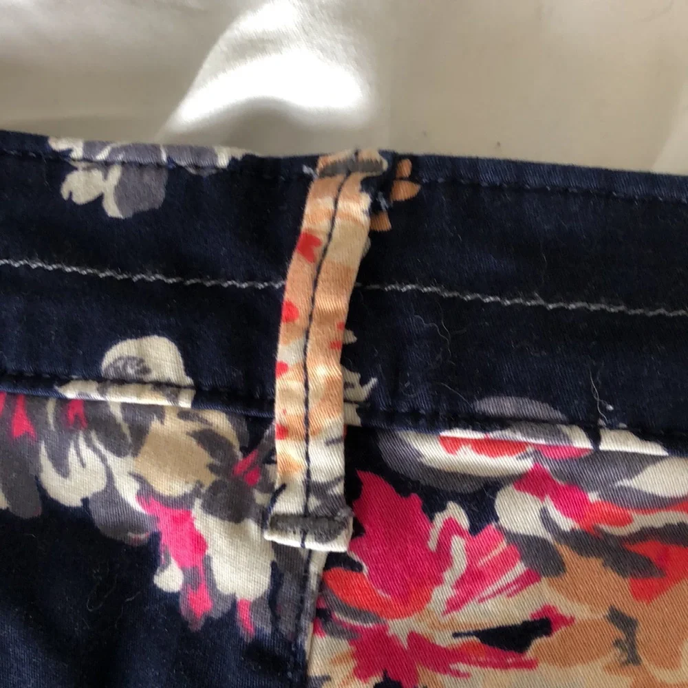 Lee Women’s Shorts - Picture 6 of 7